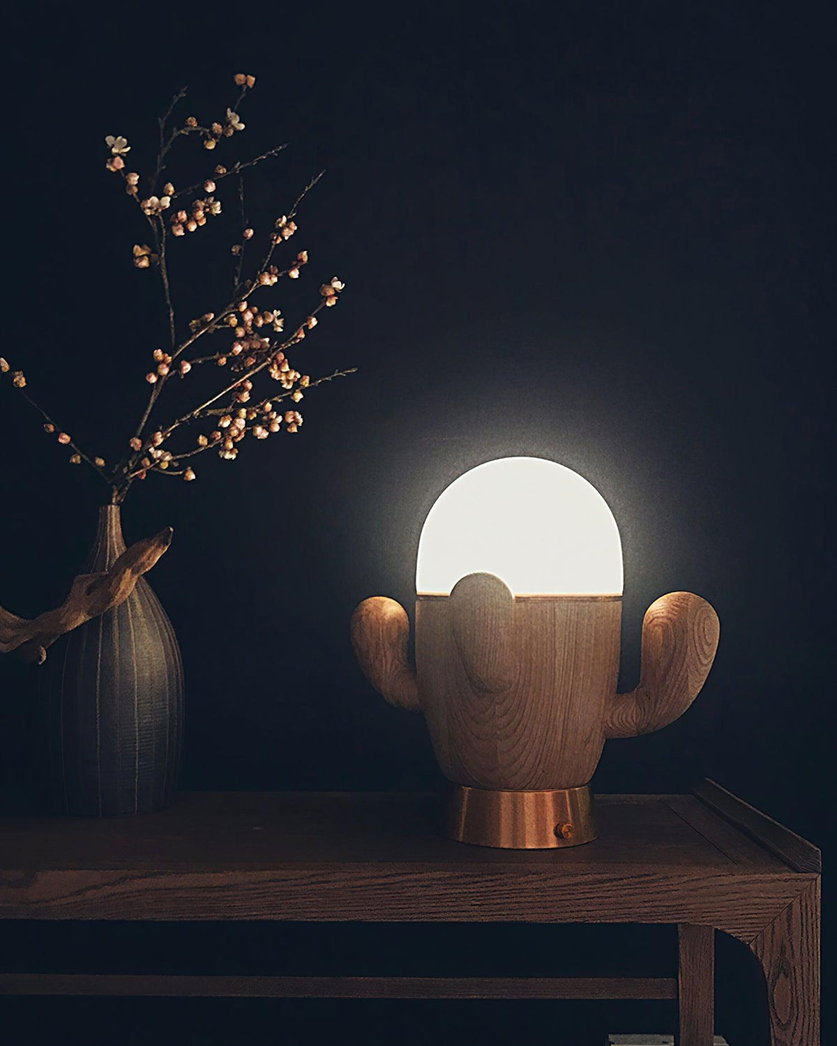Solivice lámpara de mesa de madera caprichosa