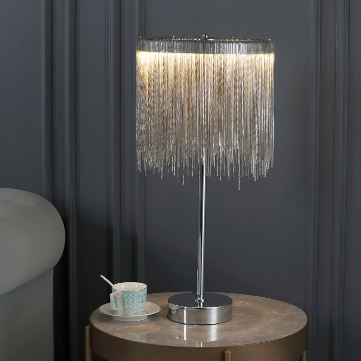 Cascade Cadena Tassel lámpara de mesa