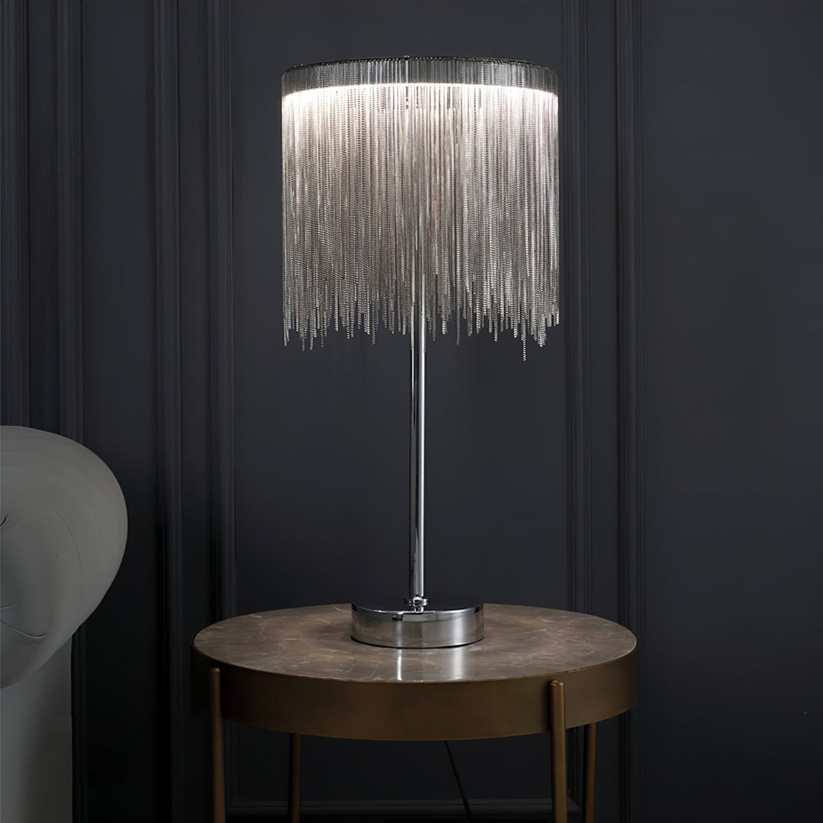 Cascade Cadena Tassel lámpara de mesa