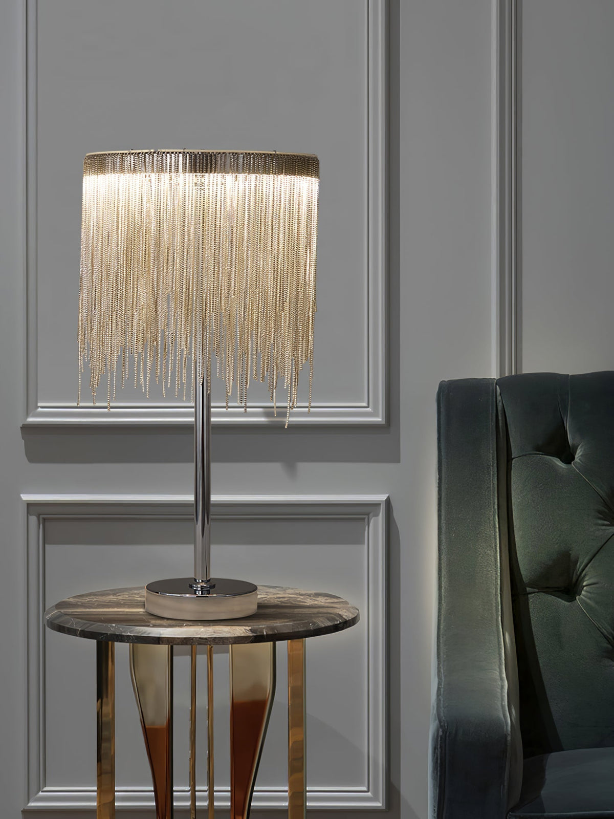 Cascade Cadena Tassel lámpara de mesa