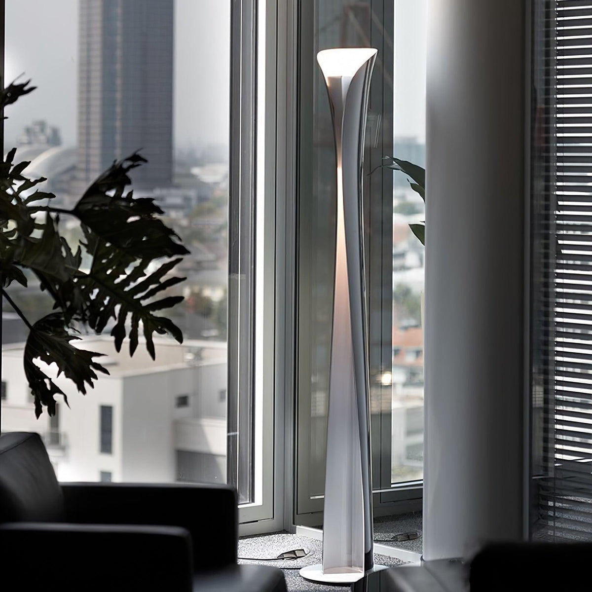 Cirvel lámpara de pie futurista de aluminio