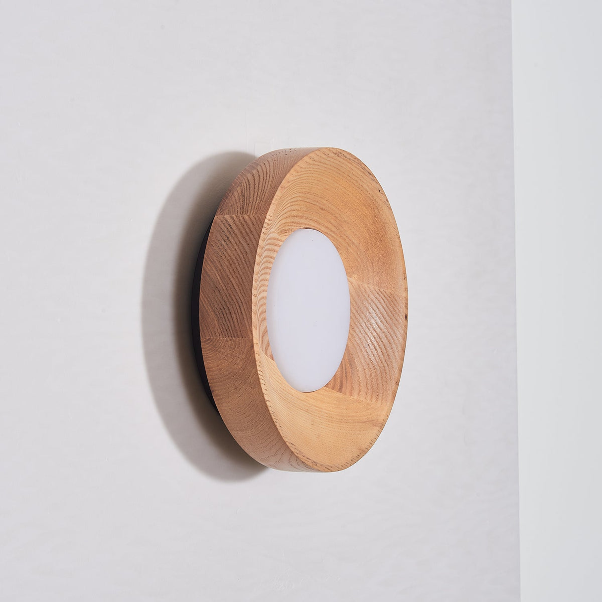 Aldaora aplique de pared de madera de nogal con fuente de luz de acrílico