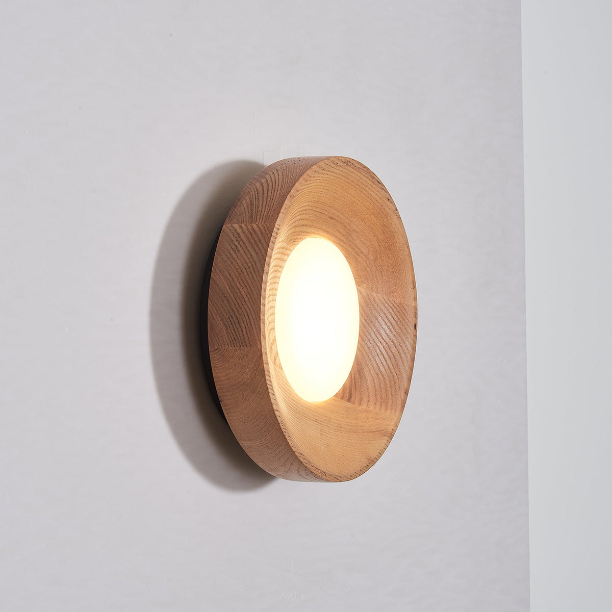 Aldaora aplique de pared de madera de nogal con fuente de luz de acrílico