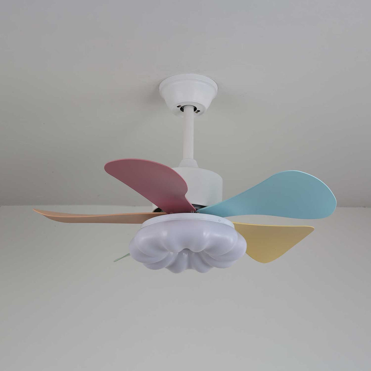 Celoia ventilador de techo con luz de vidrio colorido