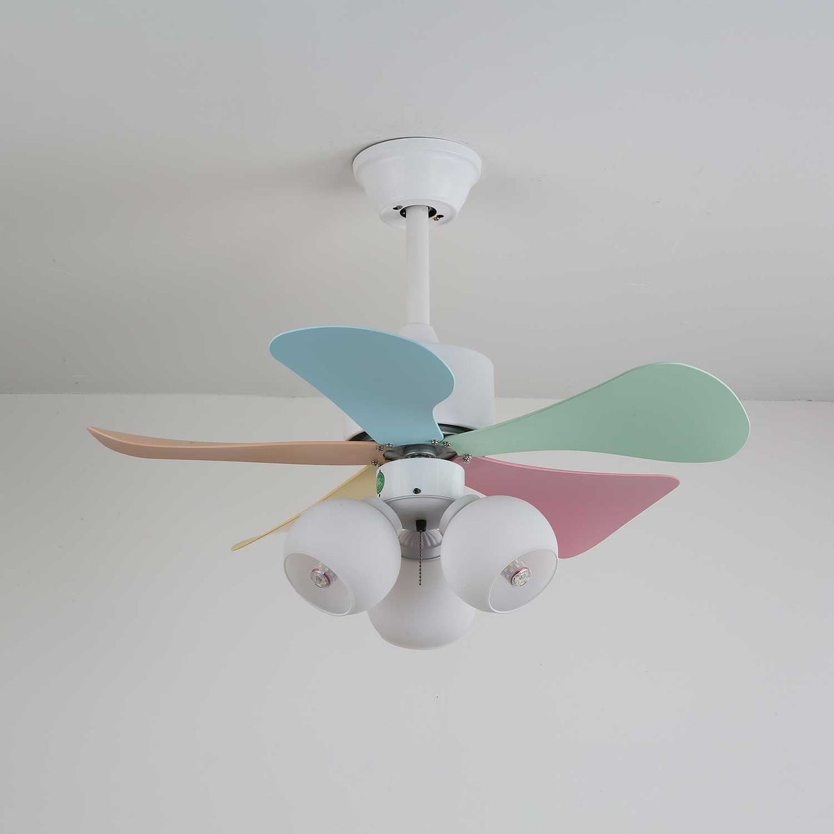 Celoia ventilador de techo con luz de vidrio colorido