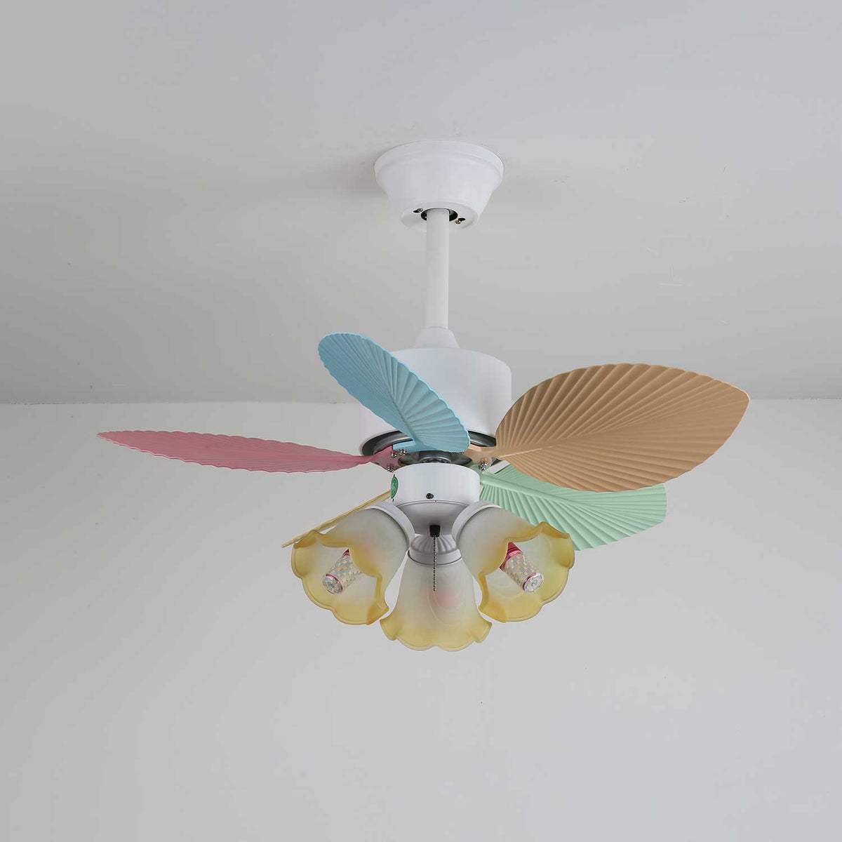 Celoia ventilador de techo con luz de vidrio colorido