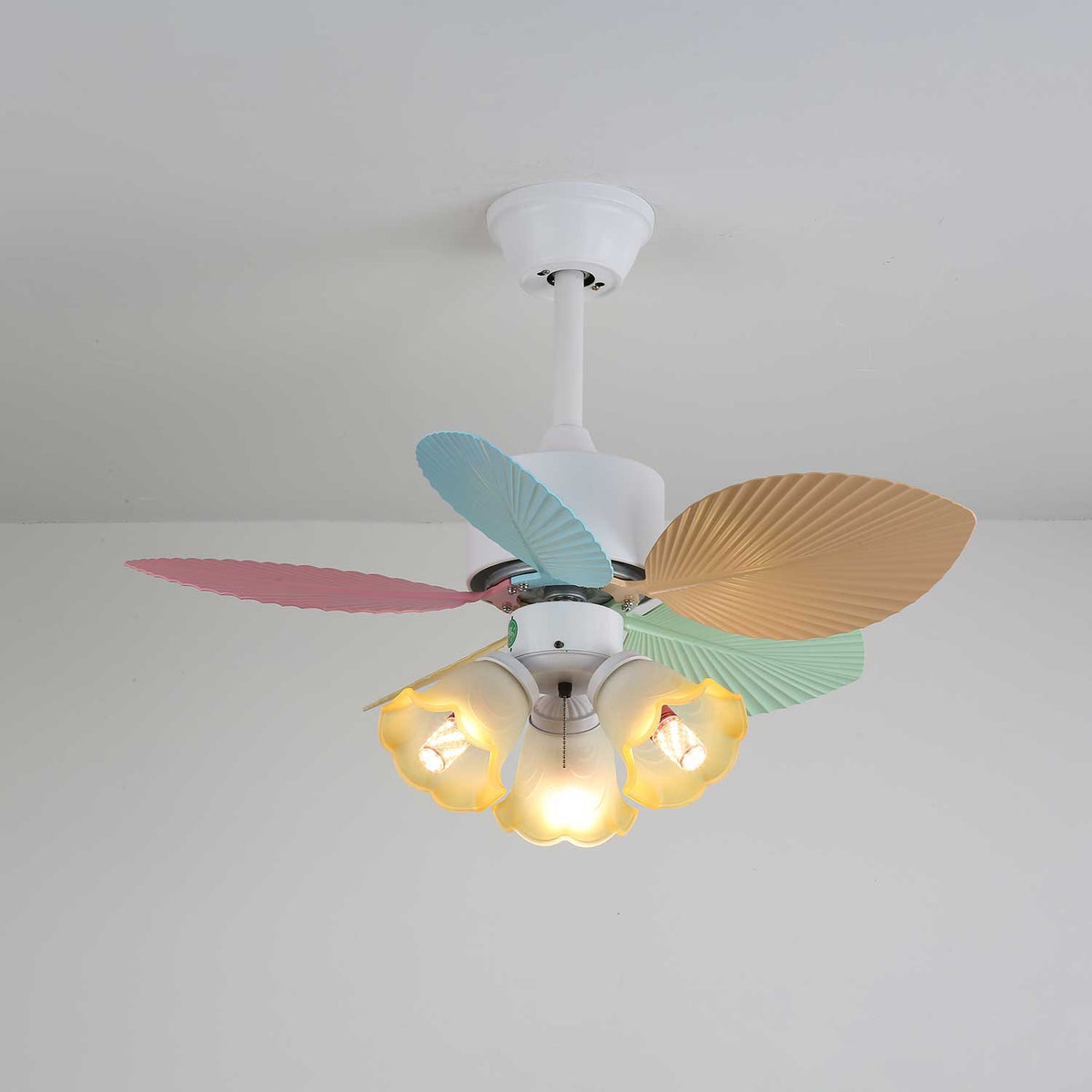 Celoia ventilador de techo con luz de vidrio colorido