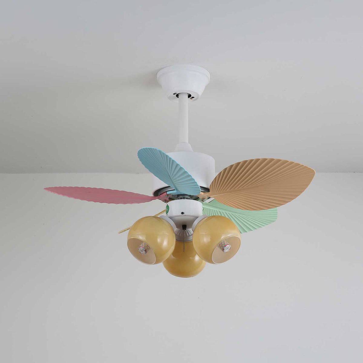 Celoia ventilador de techo con luz de vidrio colorido