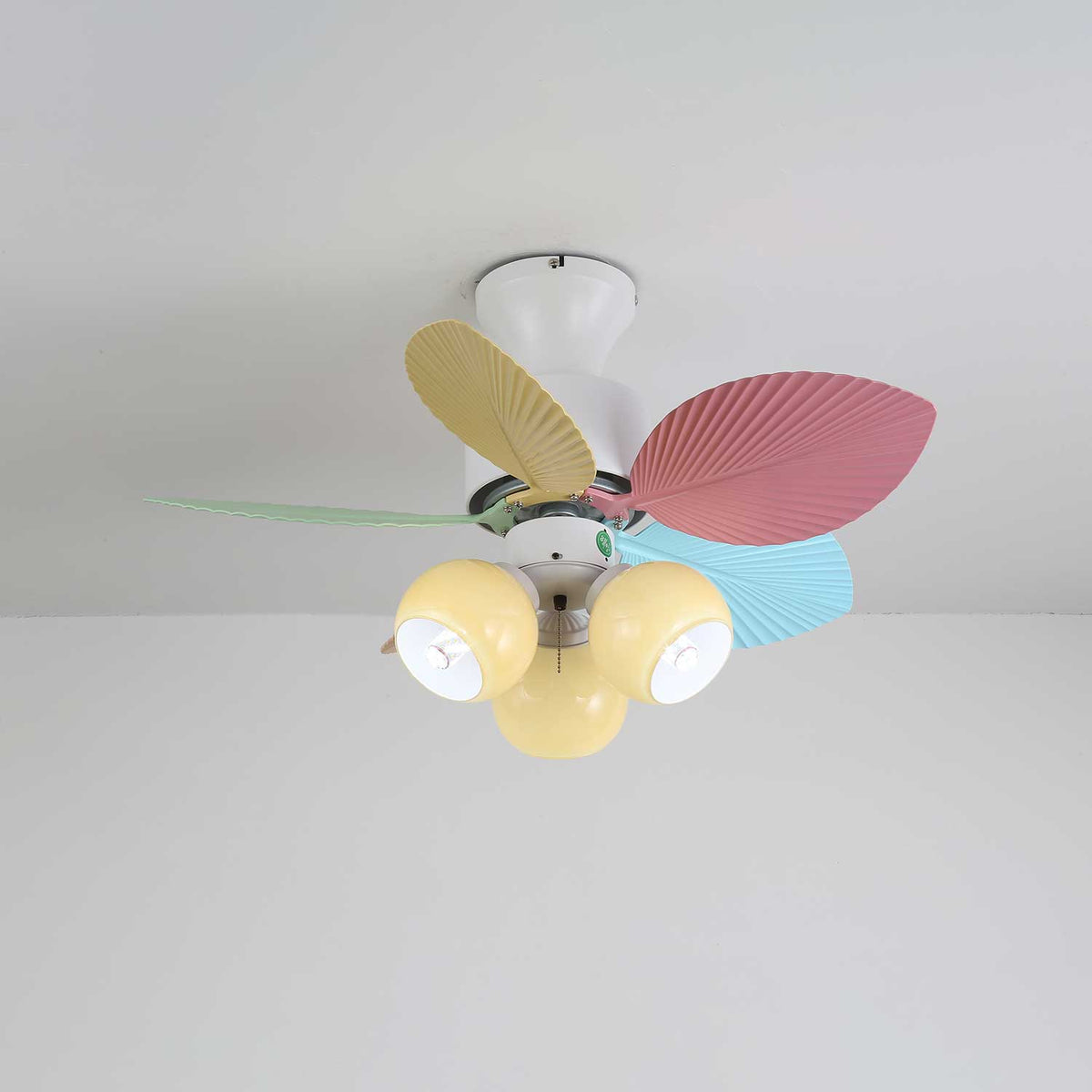 Celoia ventilador de techo con luz de vidrio colorido