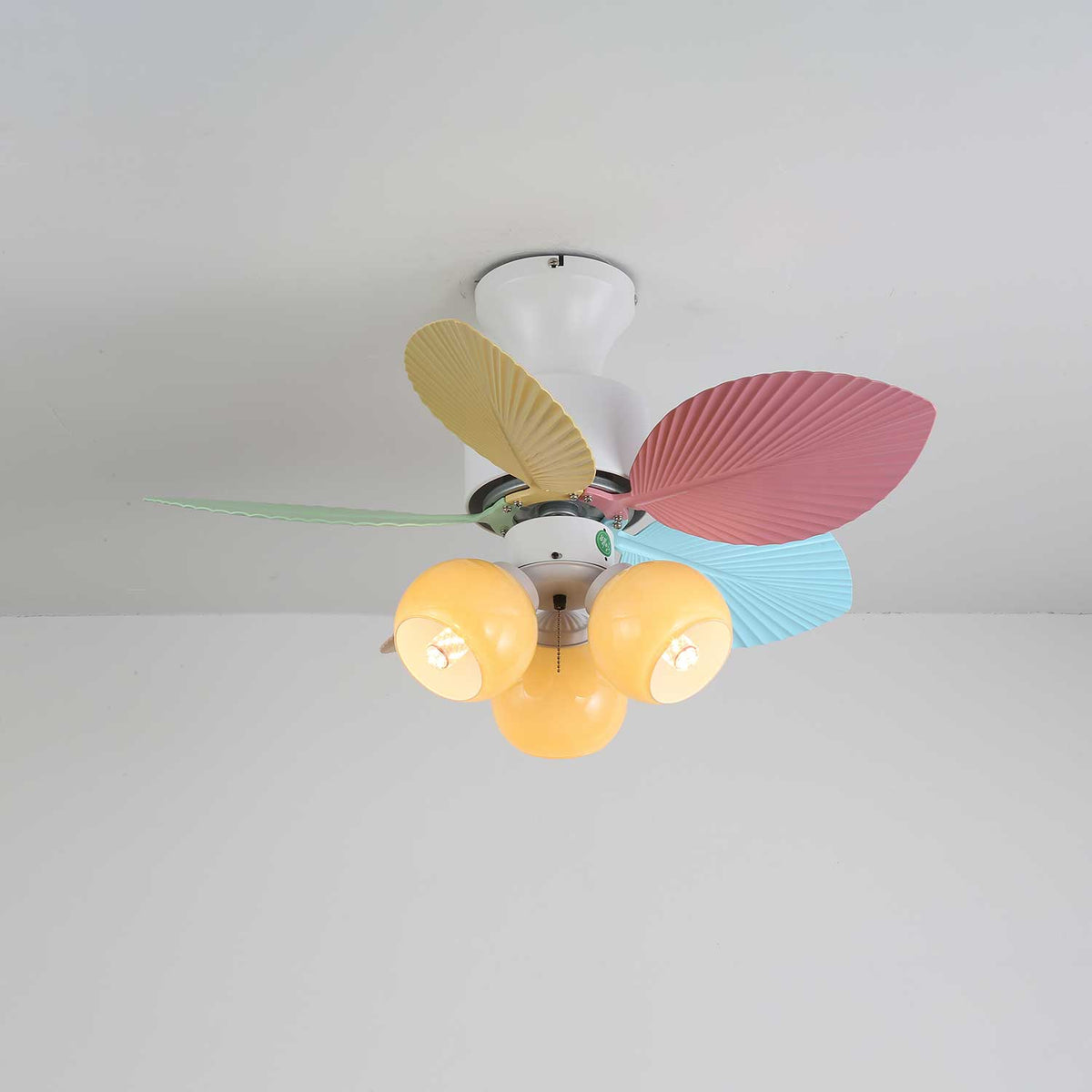 Celoia ventilador de techo con luz de vidrio colorido
