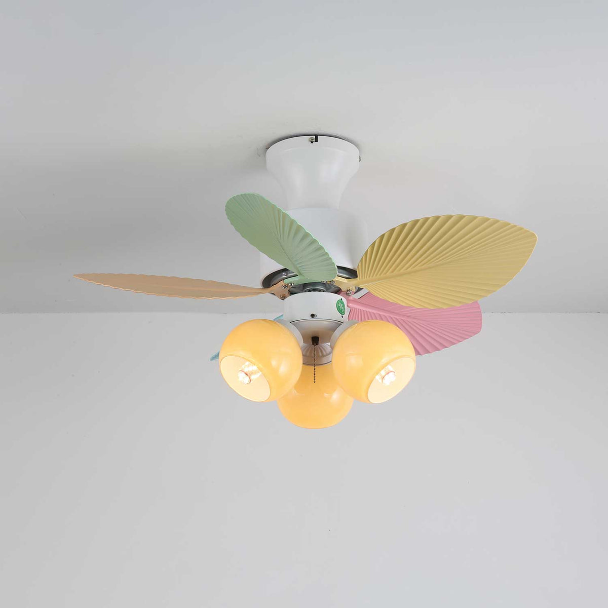 Celoia ventilador de techo con luz de vidrio colorido