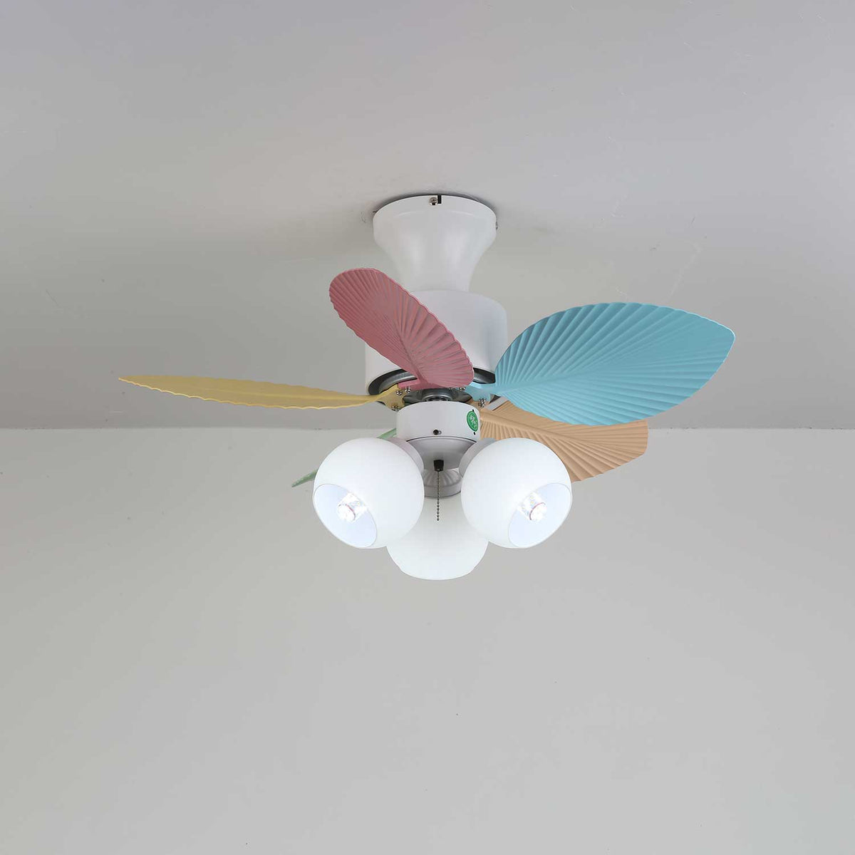 Celoia ventilador de techo con luz de vidrio colorido