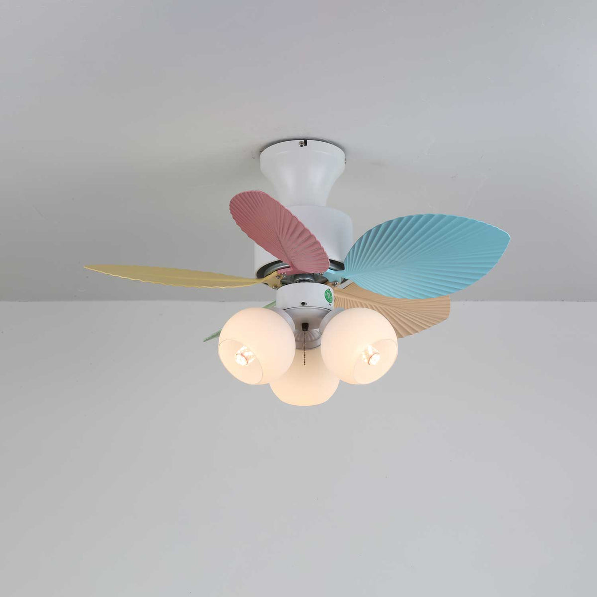 Celoia ventilador de techo con luz de vidrio colorido