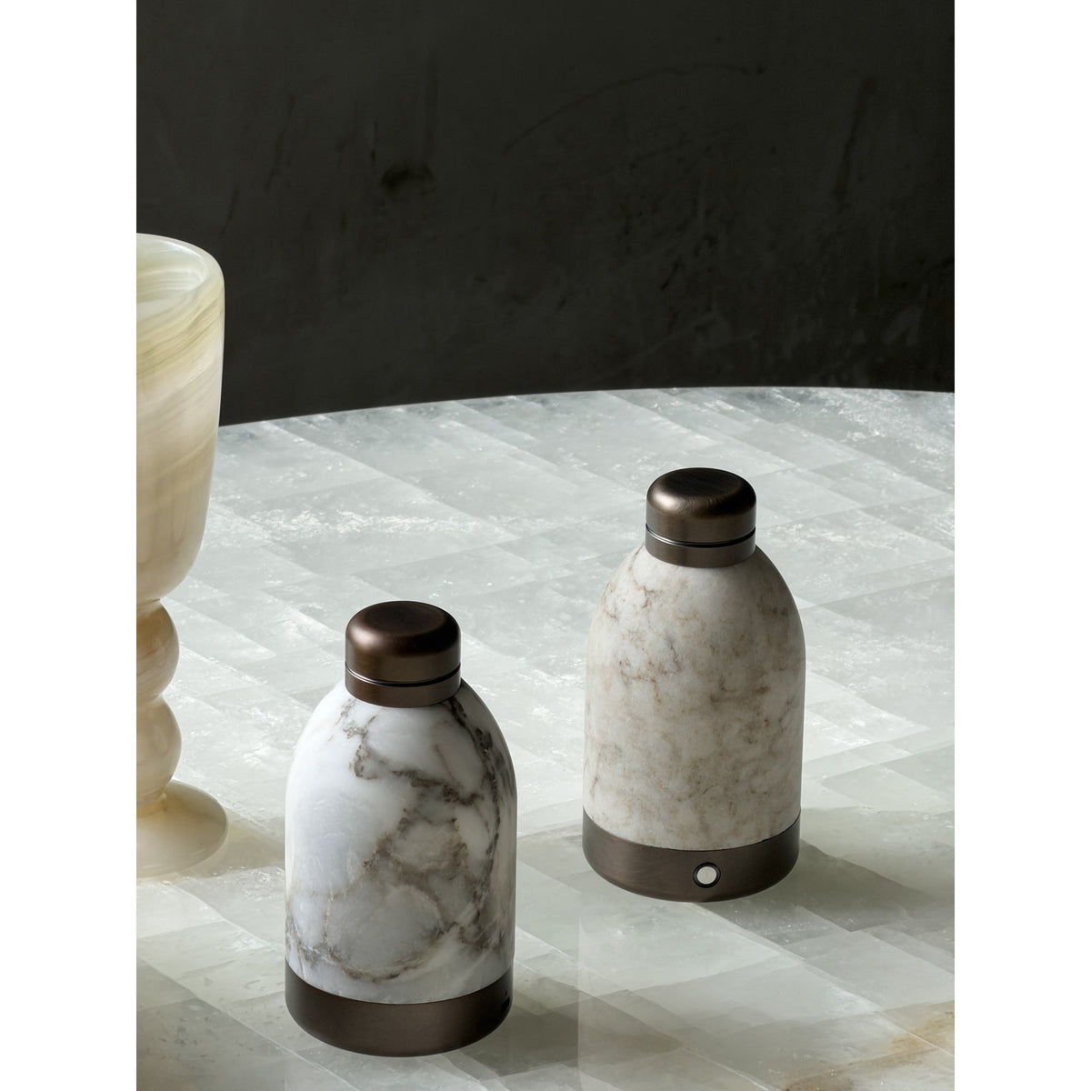 Capsule lámpara de mesa