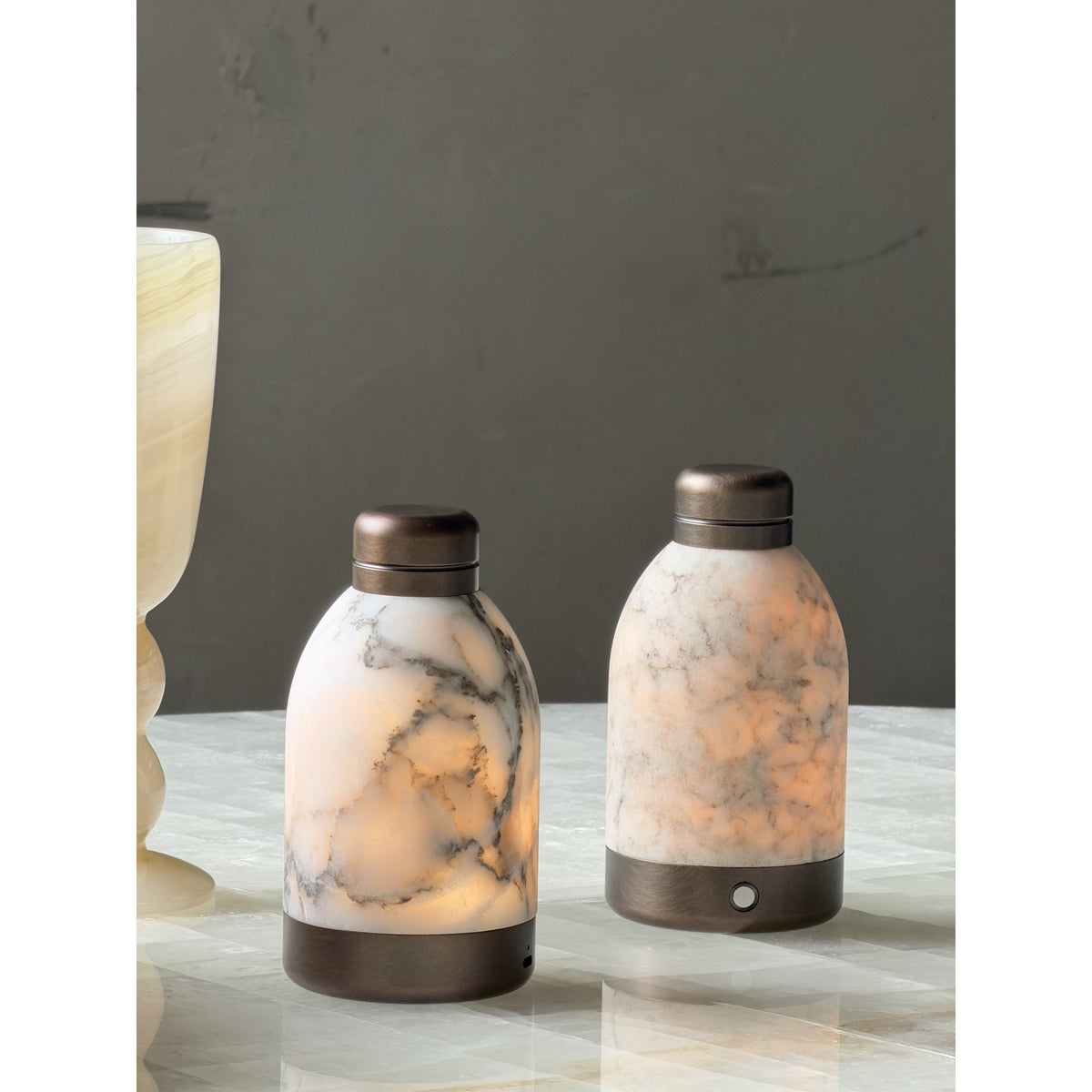 Capsule lámpara de mesa