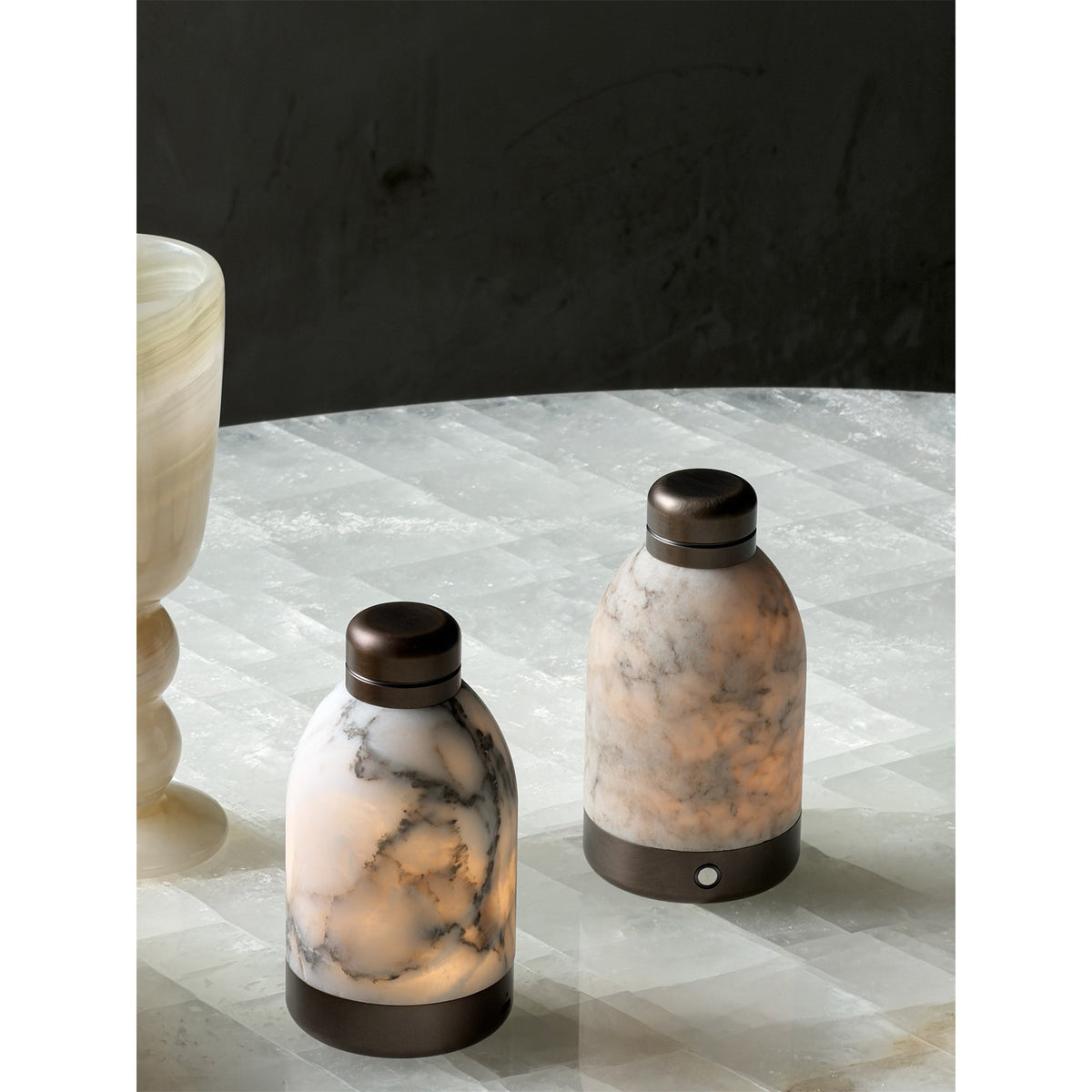 Capsule lámpara de mesa