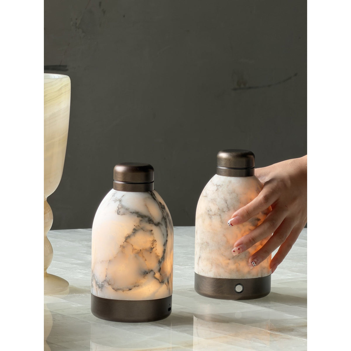 Capsule lámpara de mesa