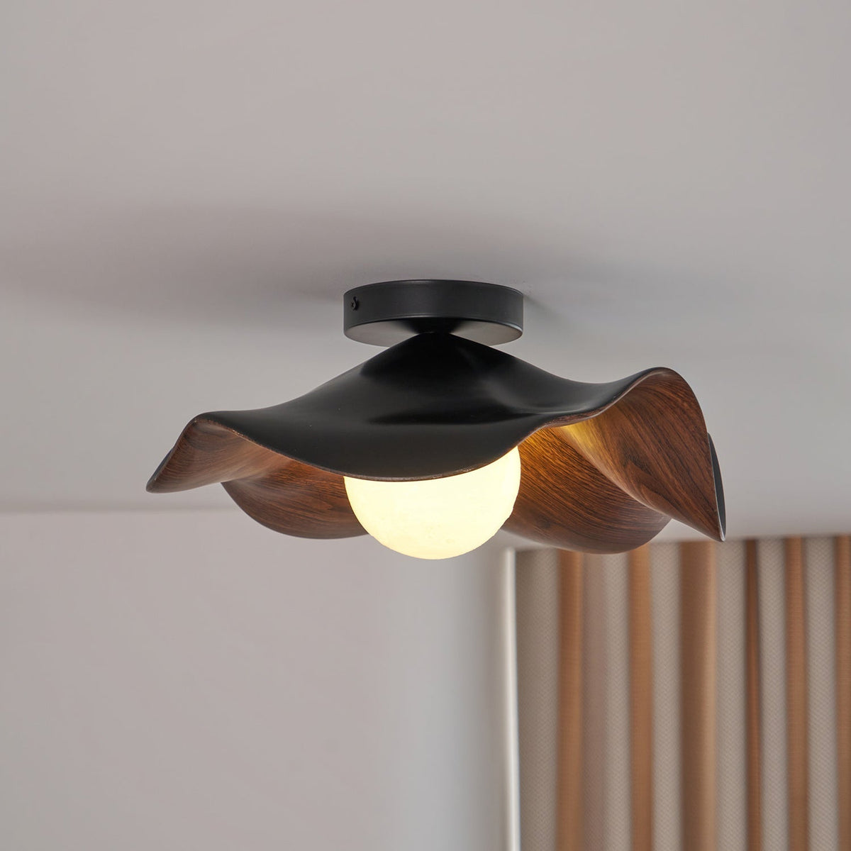 Muto Lámpara de Techo de Madera en Negro y Blanco