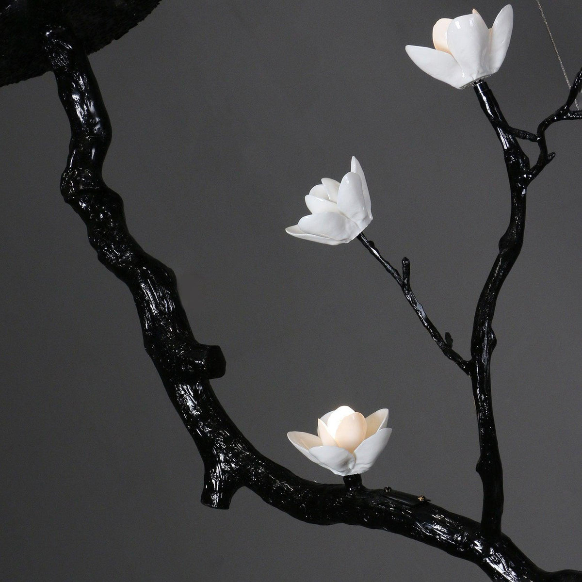 Fioeiel lámpara de araña de cerámica con flores negras