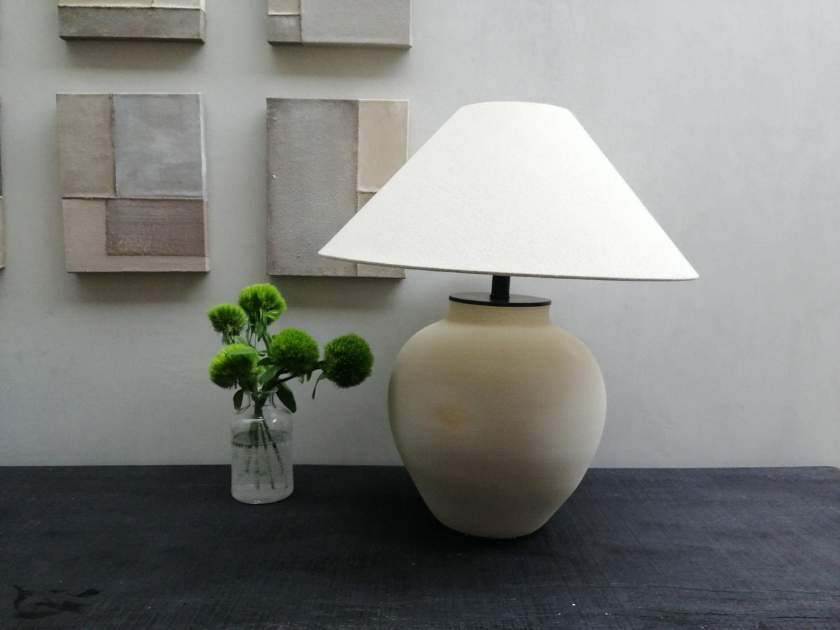 Lumian lámpara de mesa rústica de tejido y cerámica beige