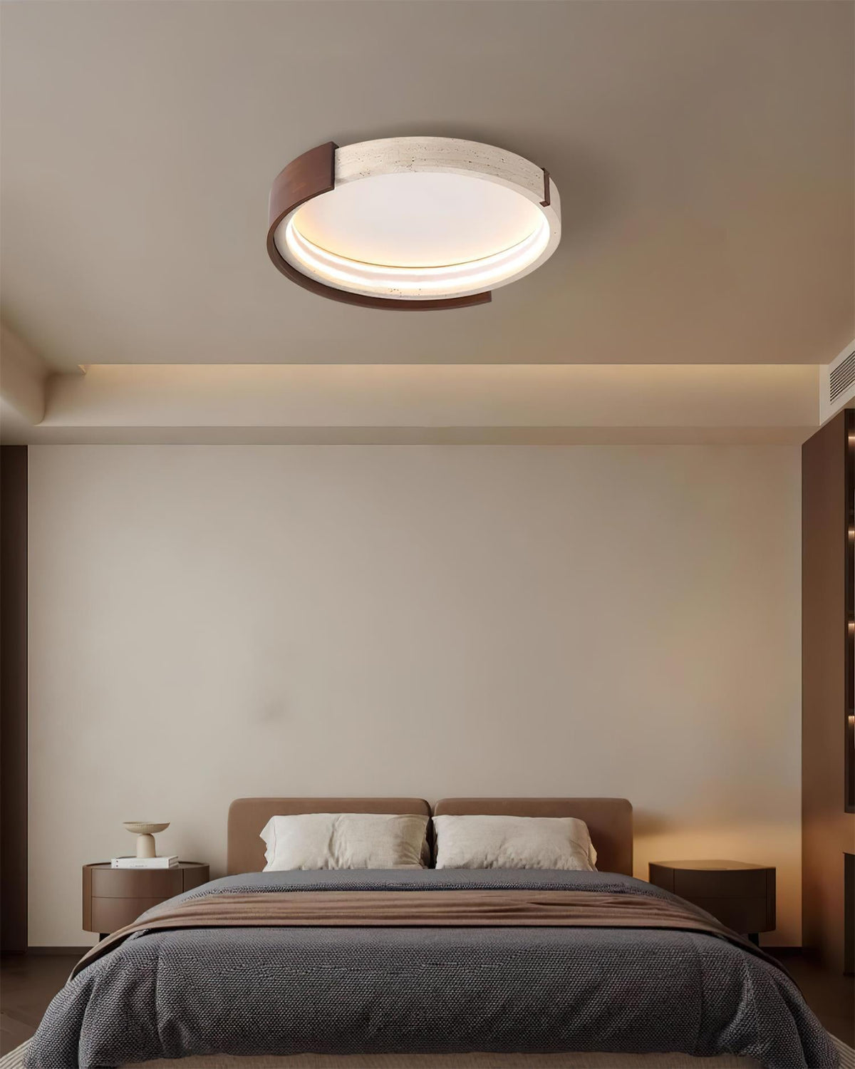 Noreleria lámpara de techo Halo con forma escultórica de travertino y madera