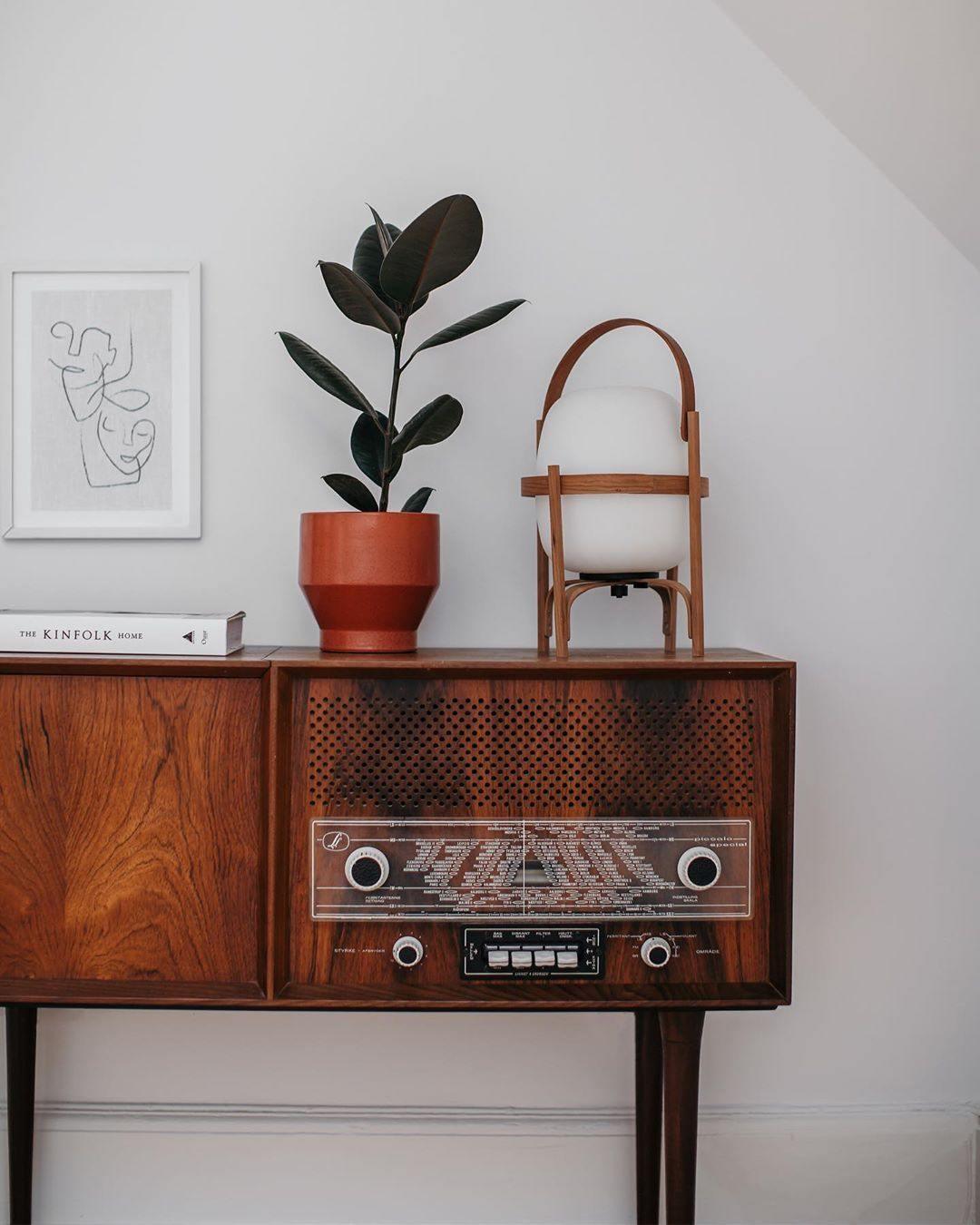 Lethra lámpara de mesa de madera y vidrio