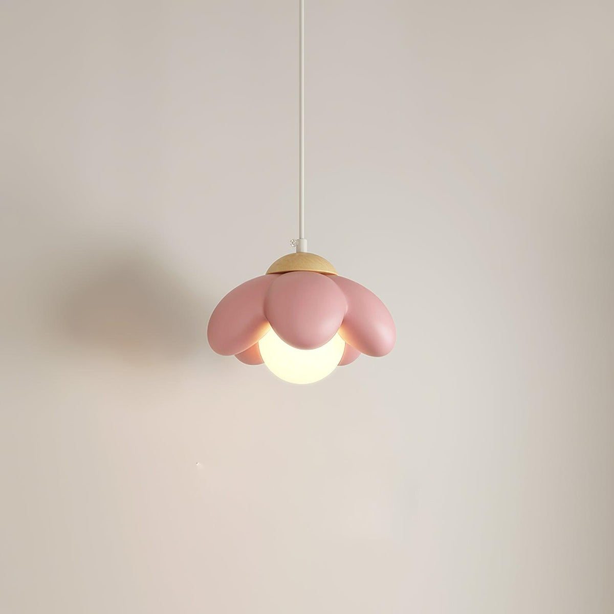 Clae lámpara colgante de resina con diseño artístico acogedor