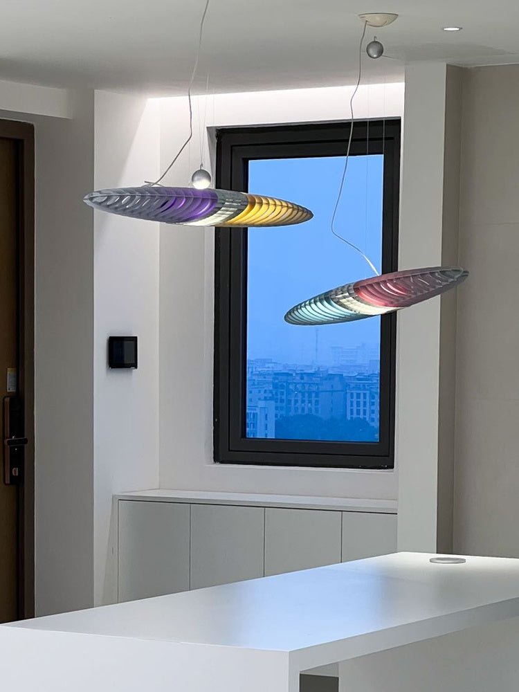Chroma lámpara colgante Glide Suspension con tres láminas entrelazadas