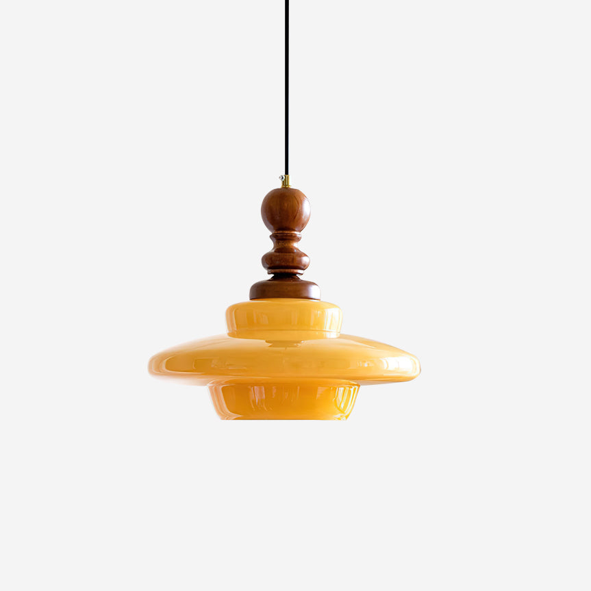 Lámpara colgante de vidrio amarillo con acento de madera de nogal