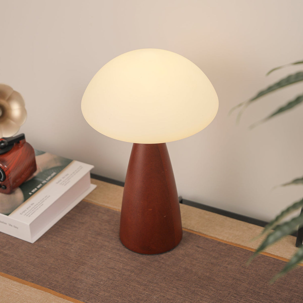Ibisin lámpara de mesa Funge de madera contemporánea