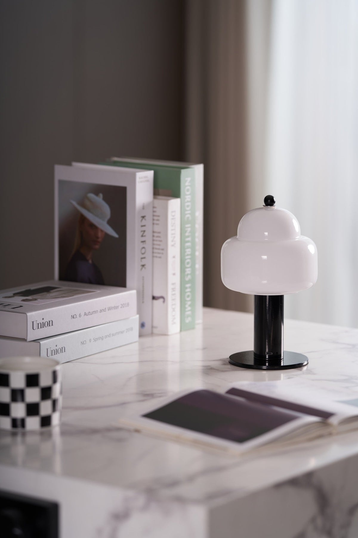 Avenaella lámpara de mesa moderna