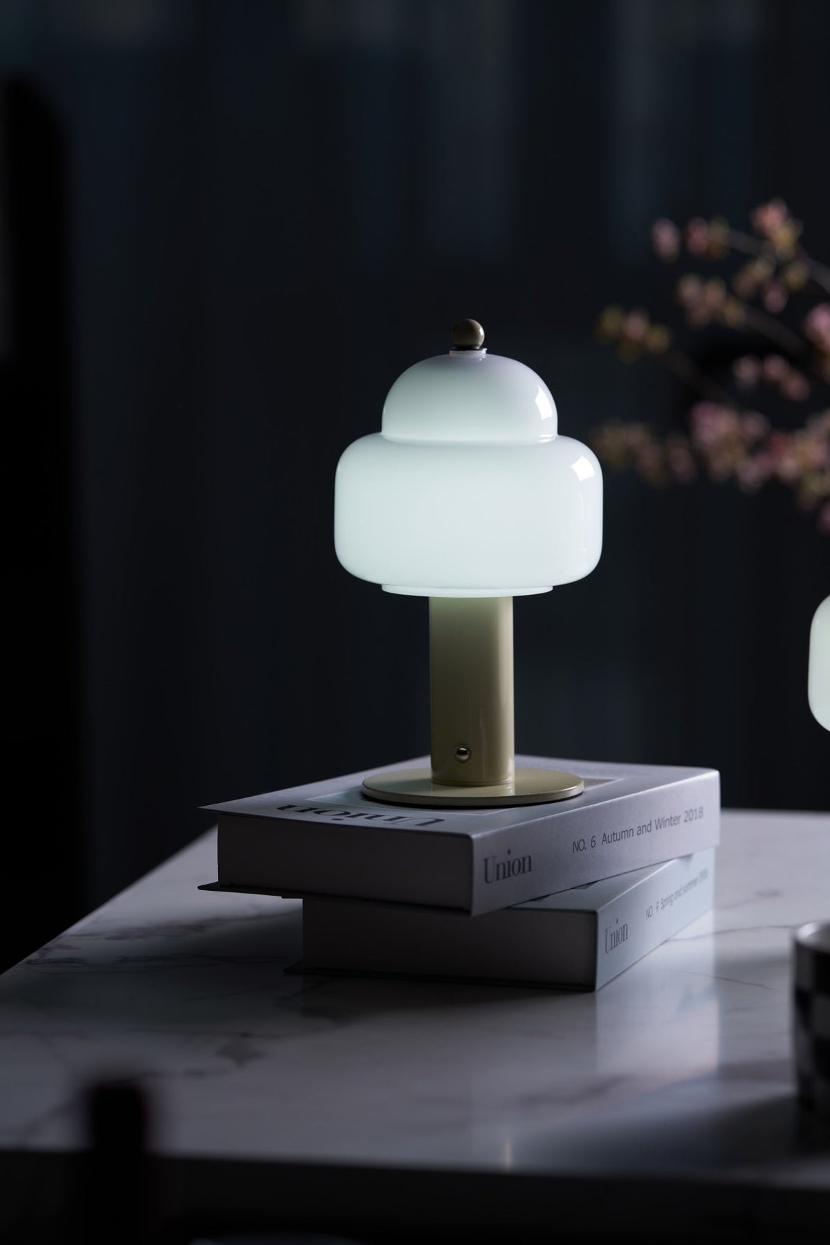 Avenaella lámpara de mesa moderna