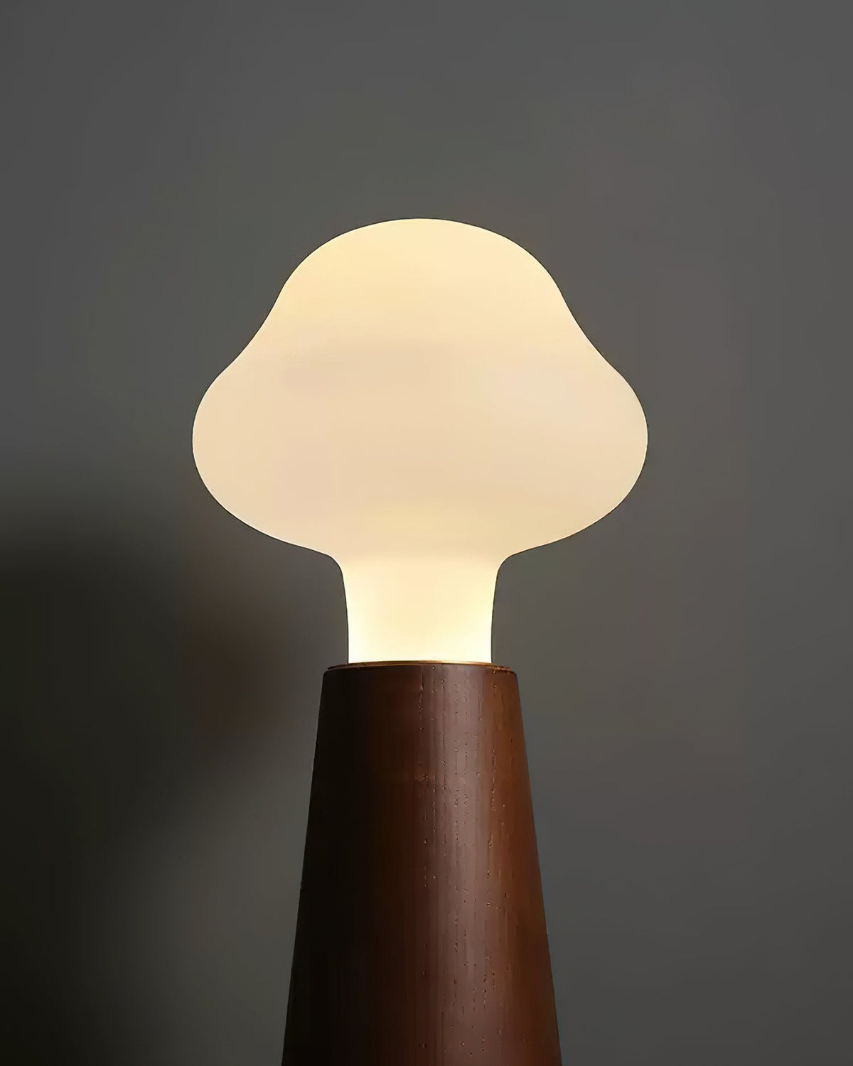 Mushio lámpara de mesa de madera