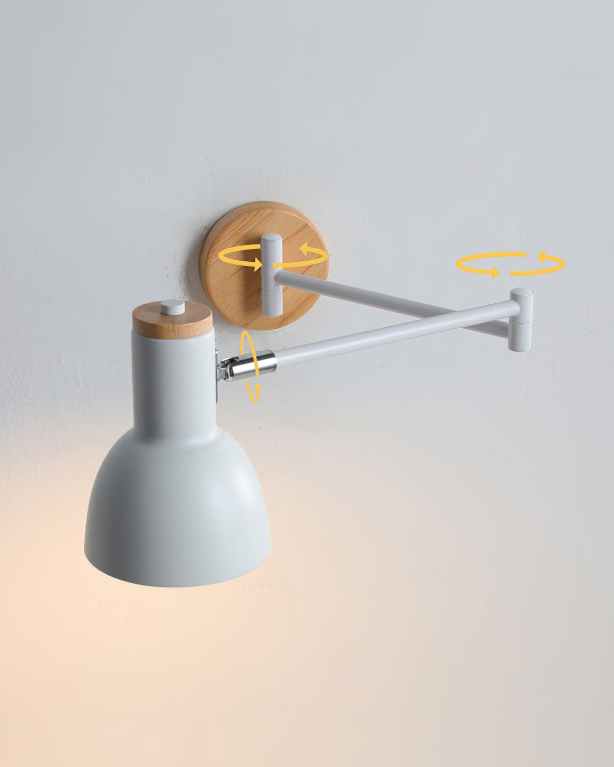 Aplique de pared moderno de madera con brazo ajustable y pantalla cónica