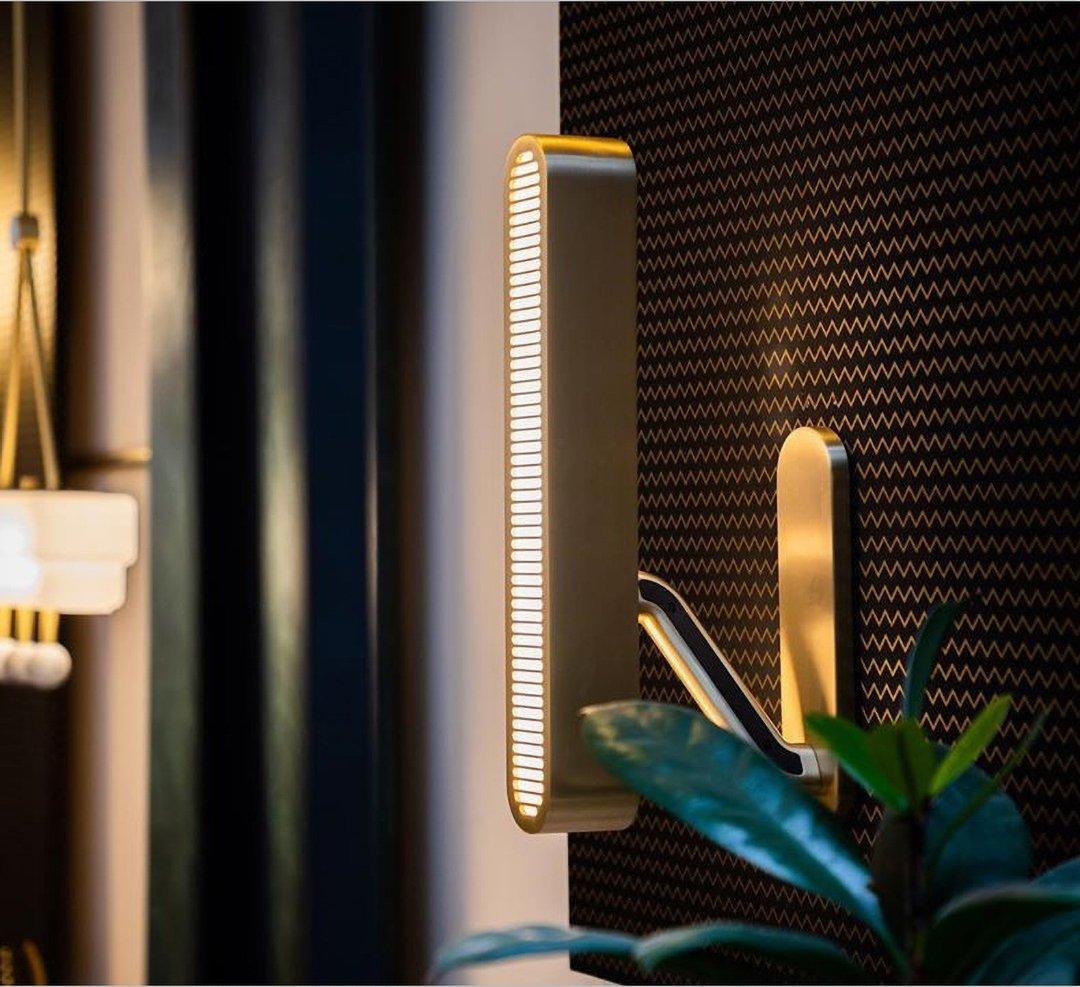 Oriararia aplique de pared latón rejilla ranurada