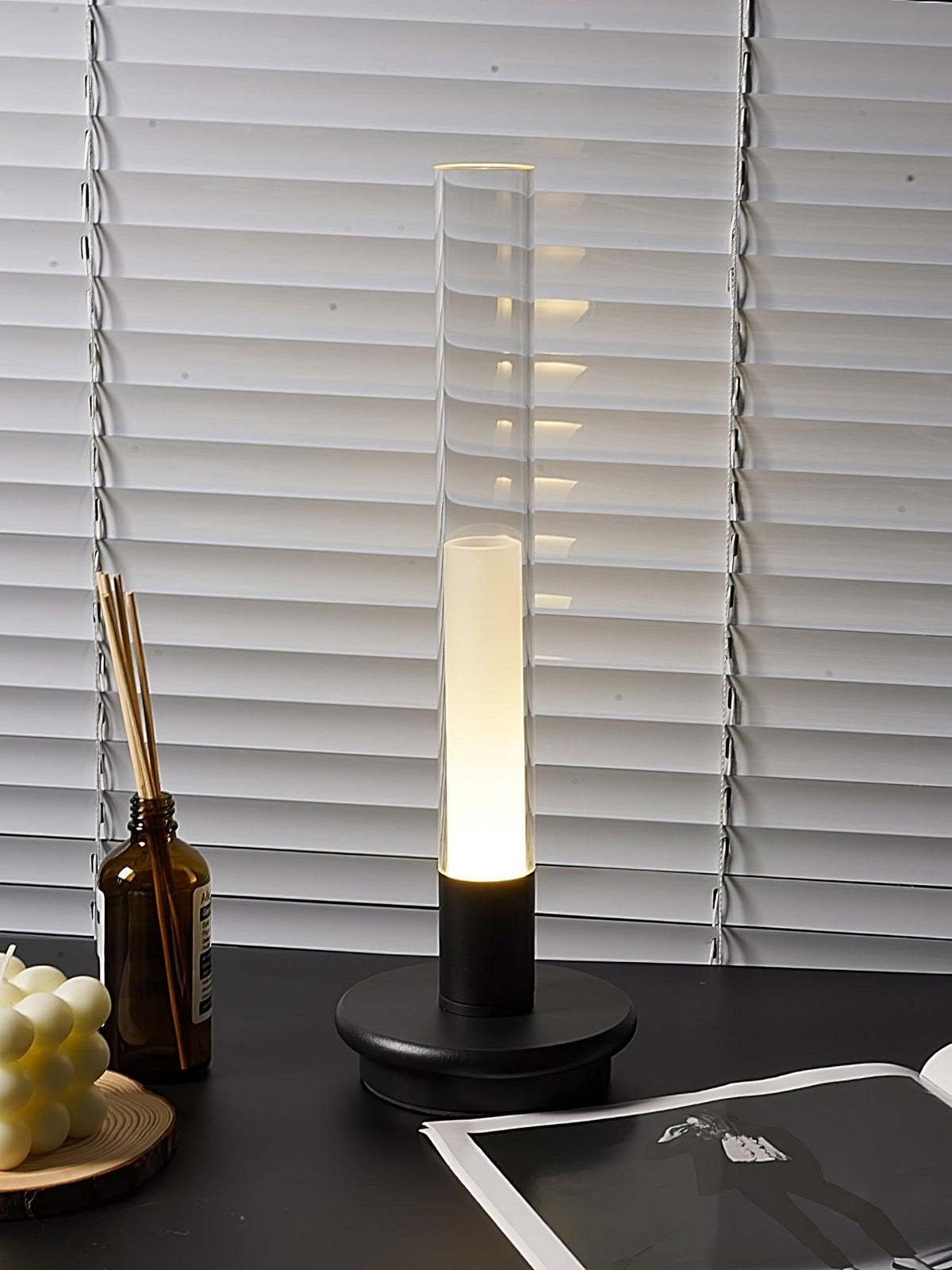 Tevi lámpara de mesa minimalista de acrílico