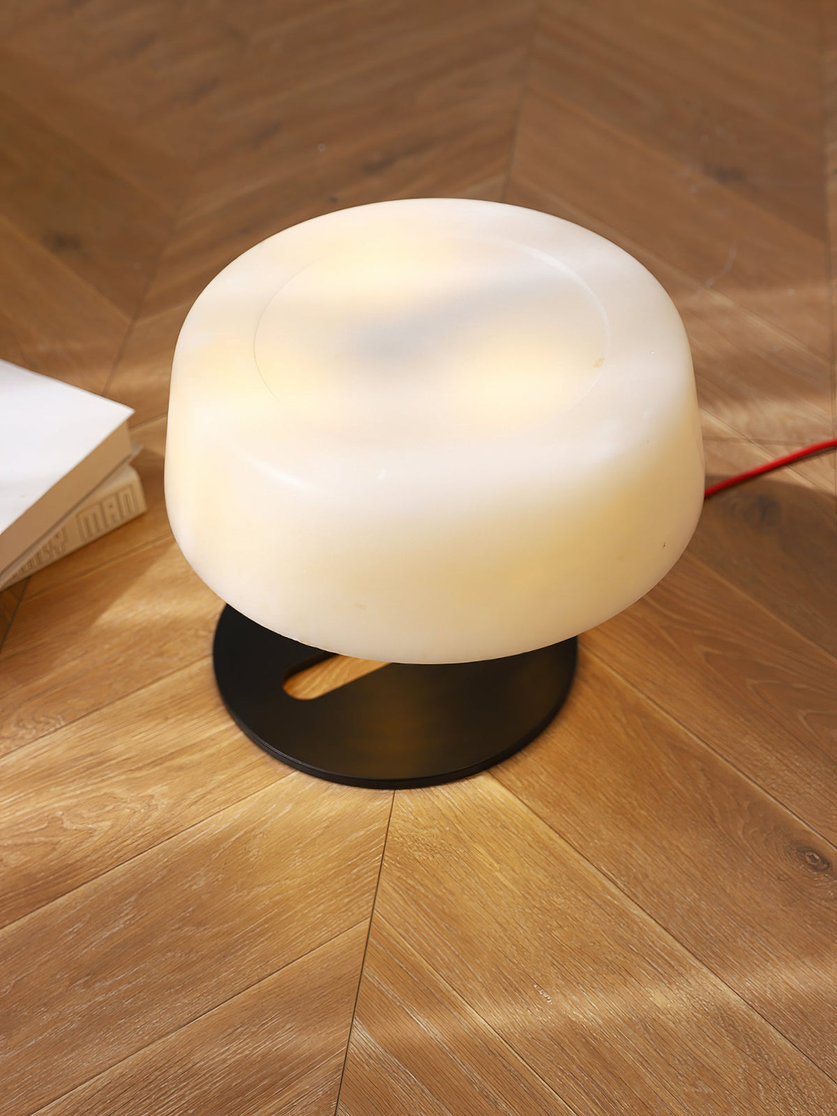 Nysolora lámpara de mesa cúpula alabastro