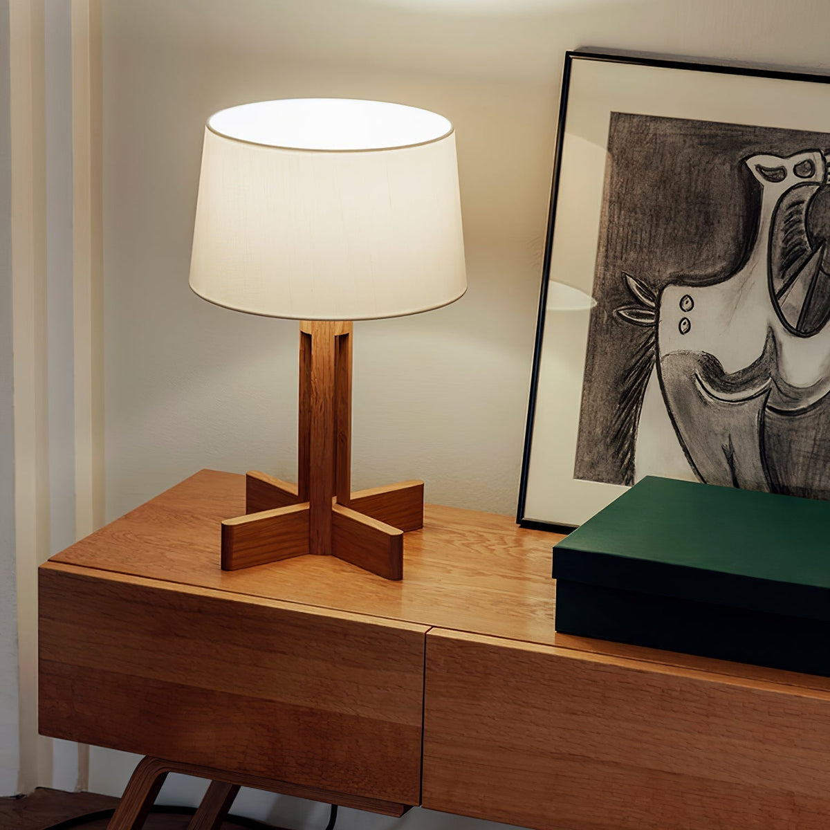 Rinivena lámpara de mesa contemporánea de madera y tejido