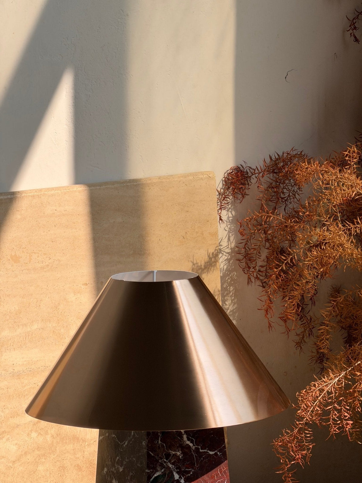 Conic lámpara de mesa de mármol