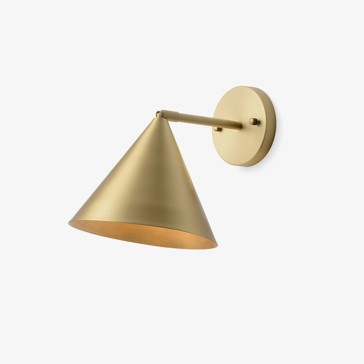 Serowen aplique de pared con pantalla cónica en latón minimalista