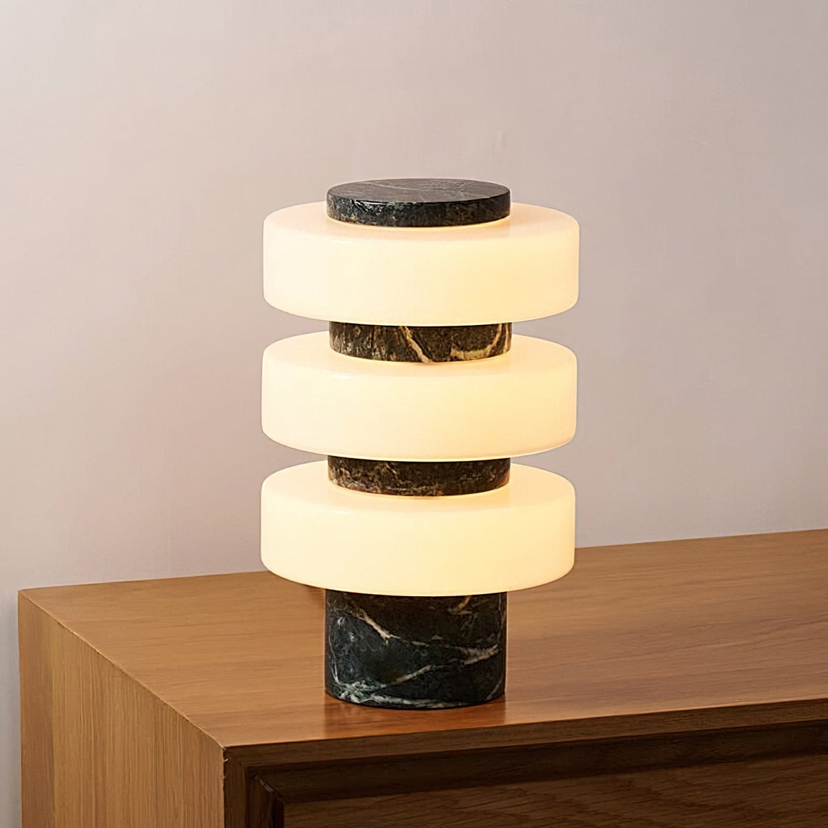 Orelinise lámpara de mesa