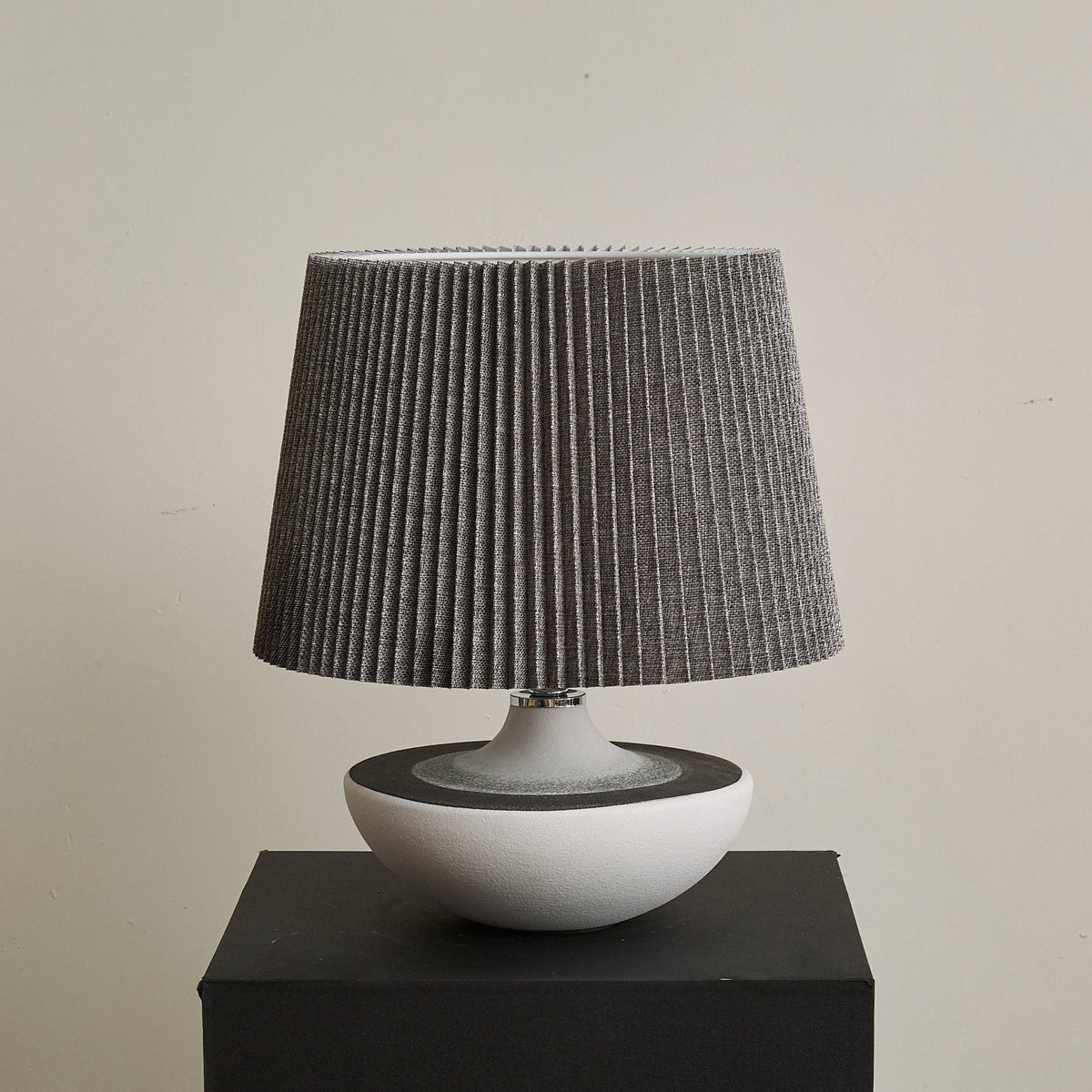 Sorivaya lámpara de mesa contemporánea en cerámica