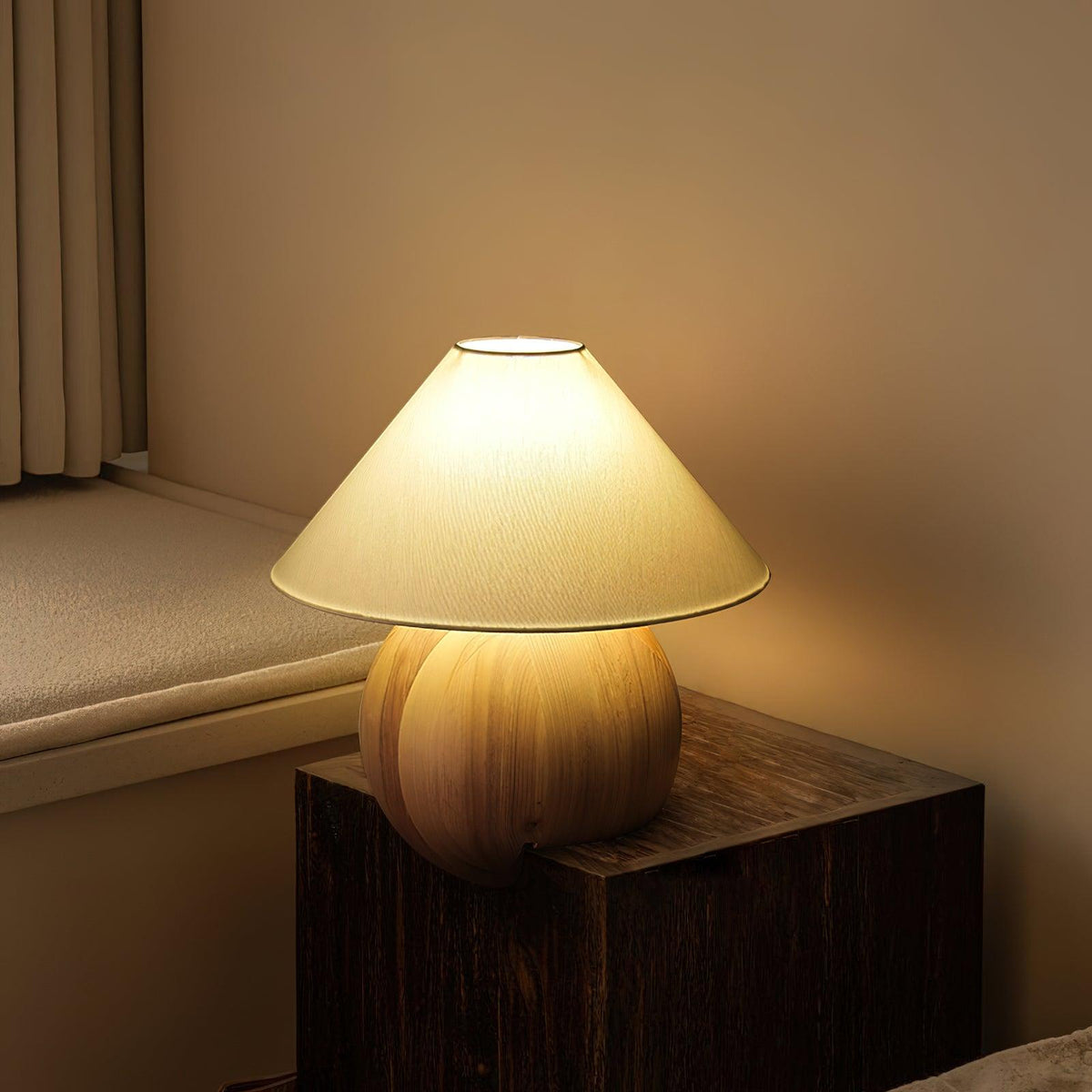 Halise lámpara de mesa de madera orgánica