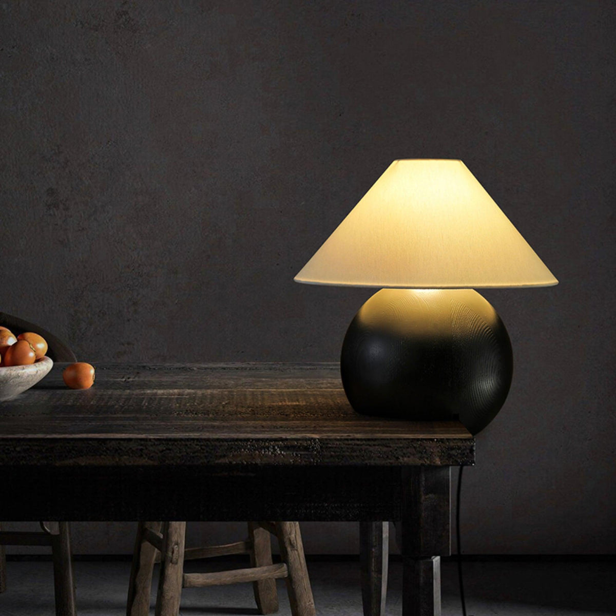 Halise lámpara de mesa de madera orgánica