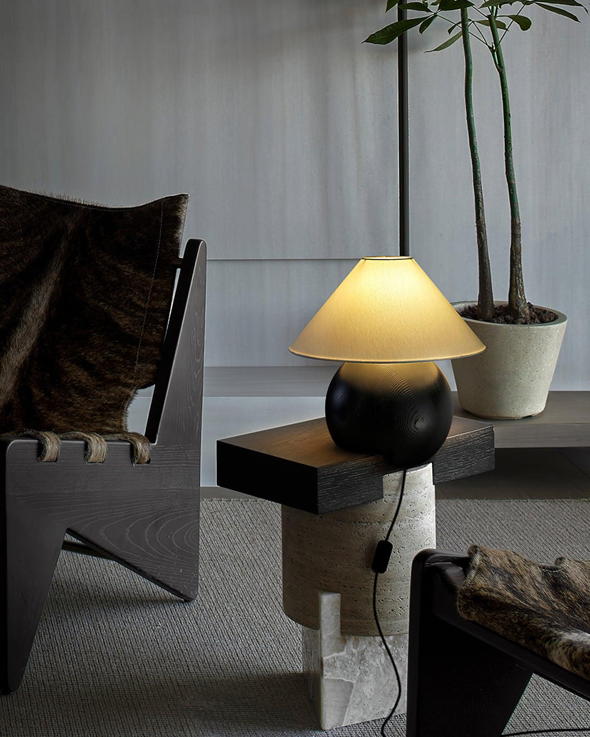 Halise lámpara de mesa de madera orgánica