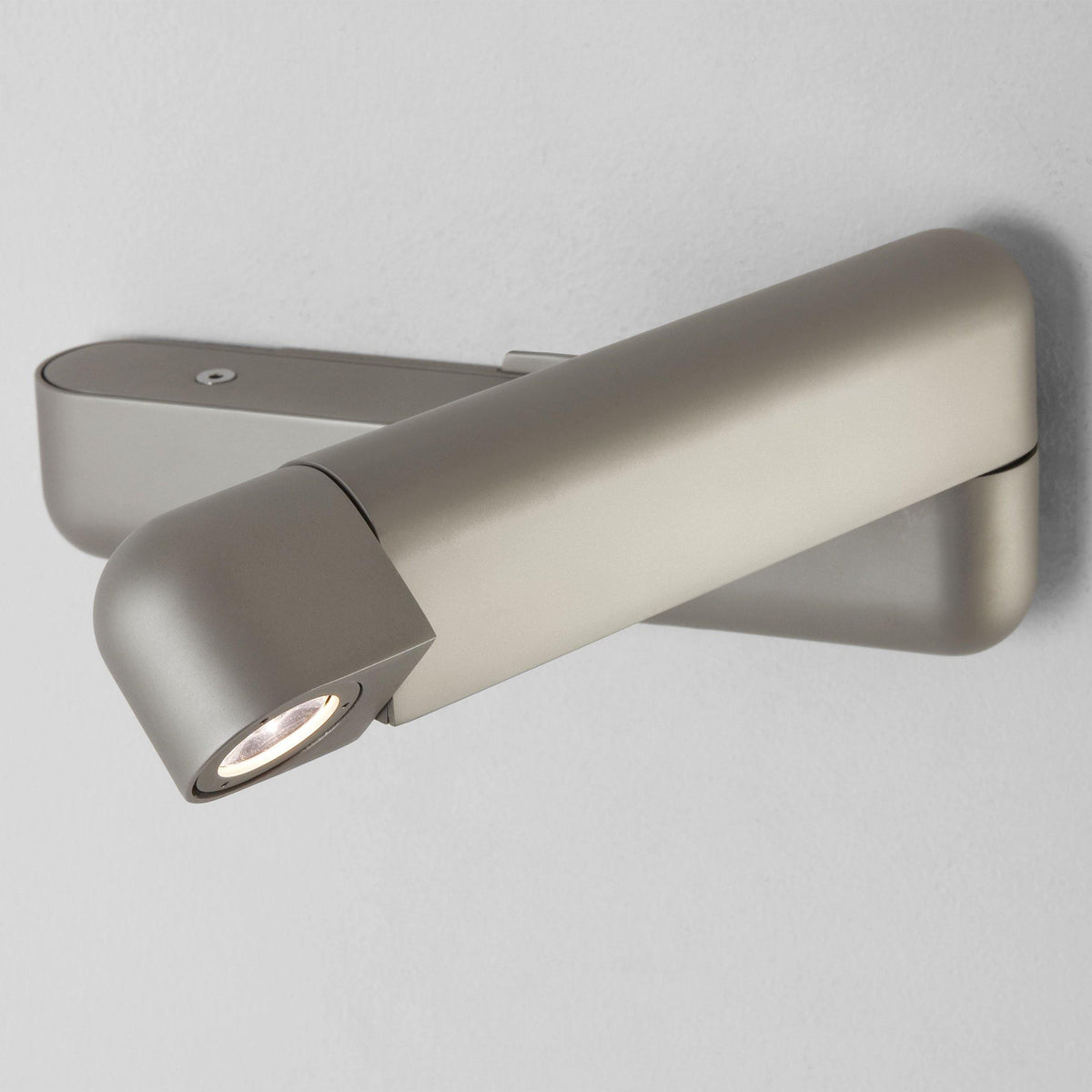 Soreora aplique de pared negro LED regulable con puerto USB
