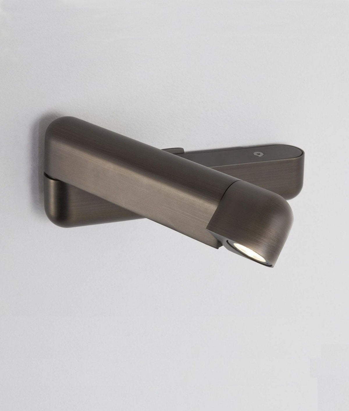 Soreora aplique de pared negro LED regulable con puerto USB