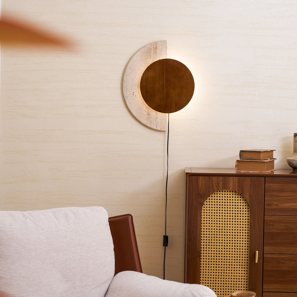 Crescent Halo enchufe-in aplique de pared enchufable