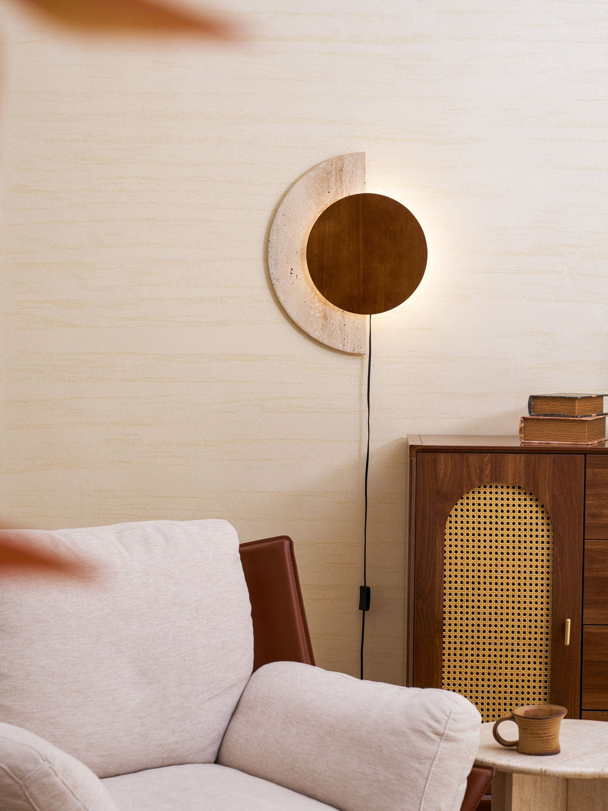 Crescent Halo enchufe-in aplique de pared enchufable