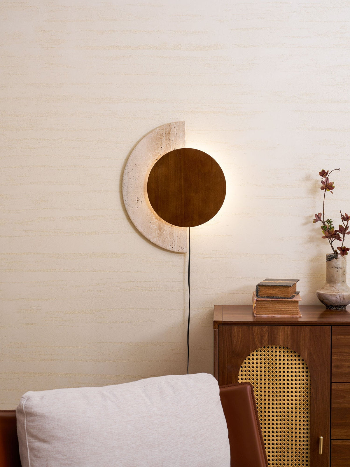 Crescent Halo enchufe-in aplique de pared enchufable